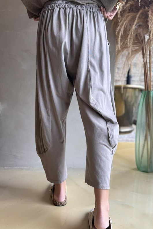 Jo Jo Quirky Classic Barrel Pant Mocha